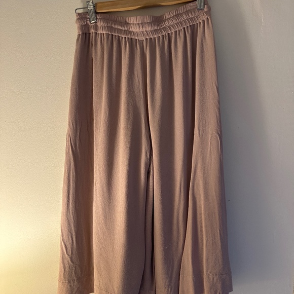 Babaton Mauve Flowy Pants - Picture 2 of 4